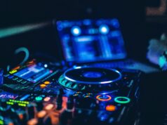 DJ Bushmeat Old Skull Bongo Ft DJ Eyte, Mac Muga, Lofa, Sina Raha, Nitarejea DJ Bushmeat Old Skull Bongo Ft DJ Eyte, Mac Muga, Lofa, Sina Raha, Nitarejea