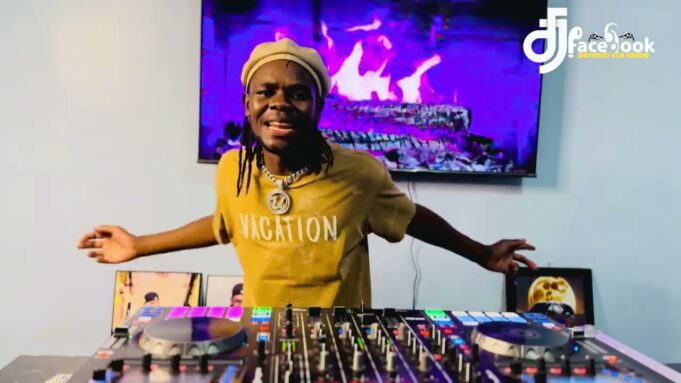 DJ FACEBOOK - OLD SCHOOL MIXTAPE SEASON 2 KUBWA KULIKO