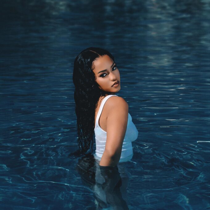 Zee Nxumalo Ft Skillz & Sykes - Mamma