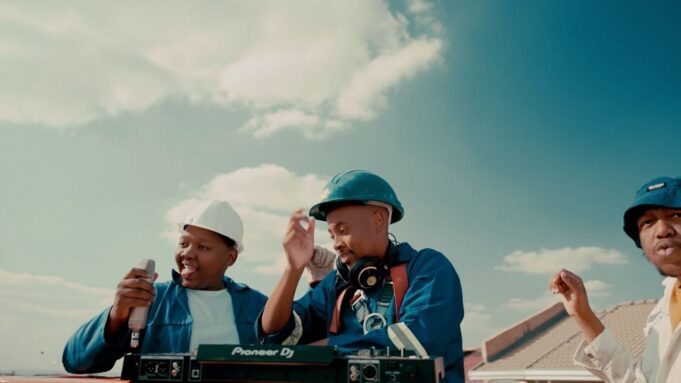 Aymos Ft Mas Musiq & Lawd Weezy - Maspala Bomdantso