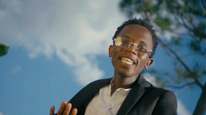 Monera x King Gee - Best Lover