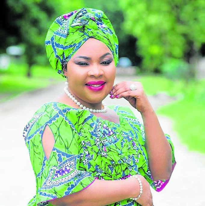 Saida Karoli - AKANA