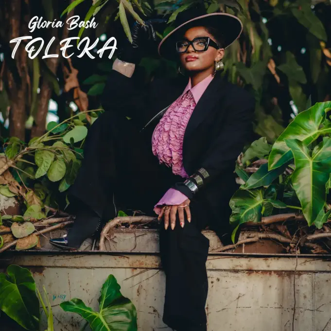 Gloria Bash - Toleka