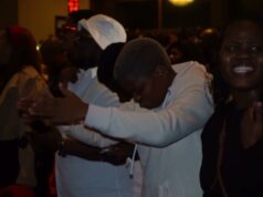 Nontokozo Mkhize – Nilinde Nithandaze (Live)