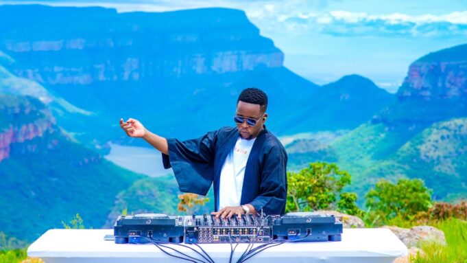 Amapiano Mix December 2025 By Romeo Makota