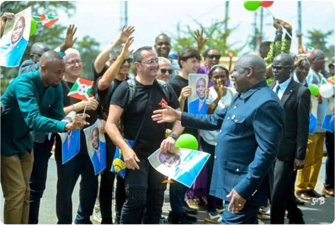 Sat-B - Umujama W’aba Jeune