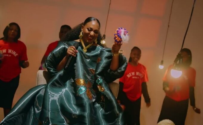 Bella-Kombo-Seen-The-Light-768x473