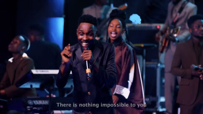 Zoravo Ft Takie Ndou - Mungu Wa Yasiyowezekana