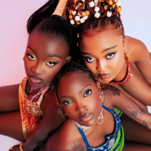 We are Nubia & Xenia Manasseh - Longo Longo